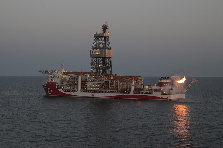 "2022'de 169 kilometre boruyu deniz dibine sereceğiz"