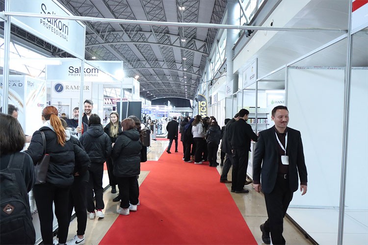 Bursa'da "BUCOS Kozmetik ve Güzellik Fuarı" başladı