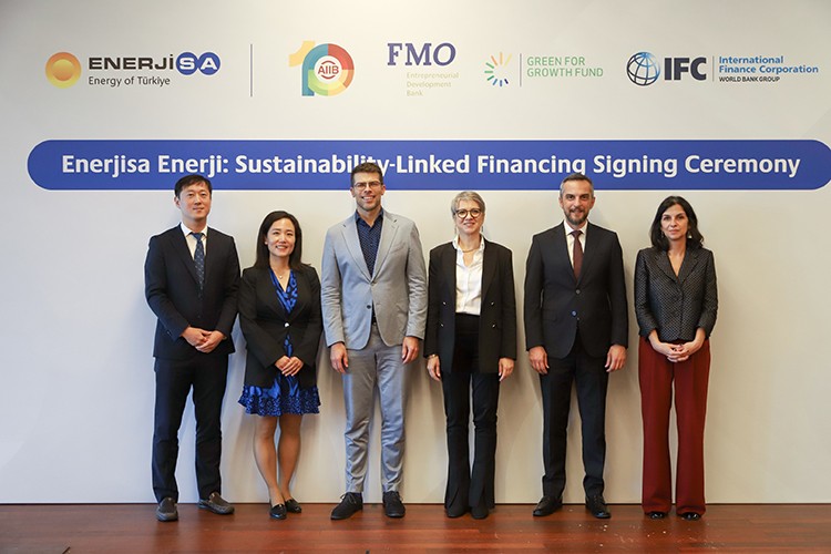 340 Milyon dolar finansman sağladı