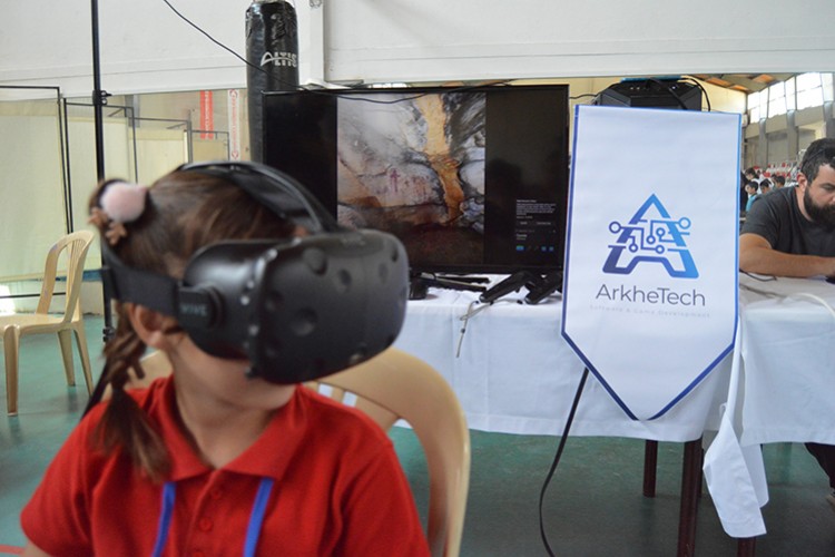 Robofest'te çocuklar Latmos Explorer ile eğlenirken öğrendi