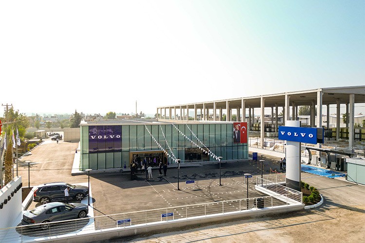 Otokoç'un en yeni ve en kapsamlı Volvo tesisi Tarsus'ta açıldı