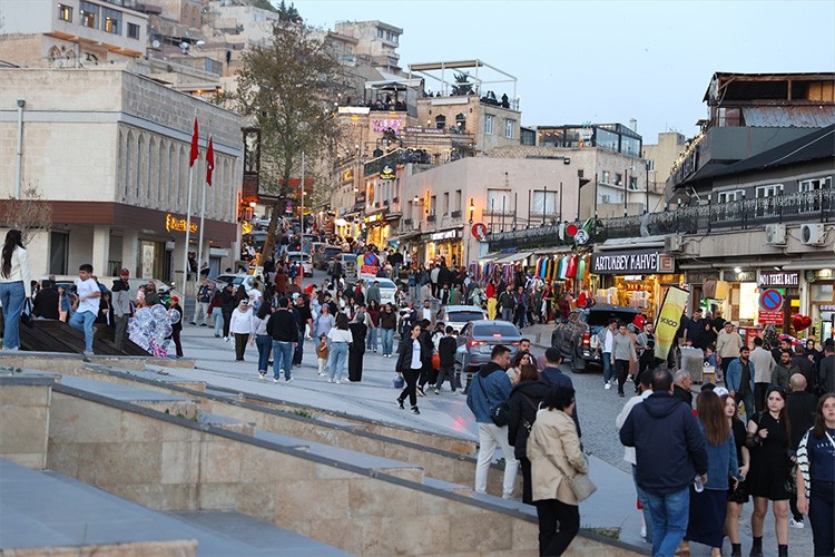 Mardin bayram tatilinde ziyaretçi akınına uğradı