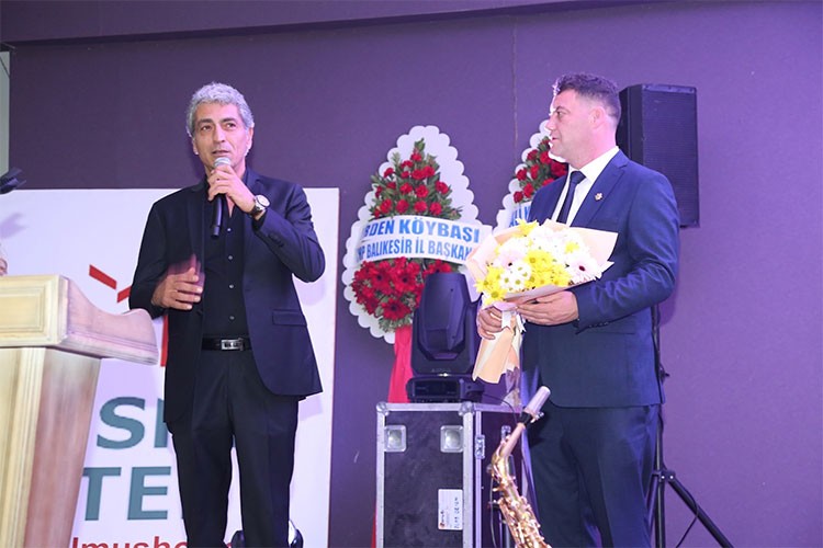 Bülent Kaya'ya Dostluk Köprüsü Plaketi