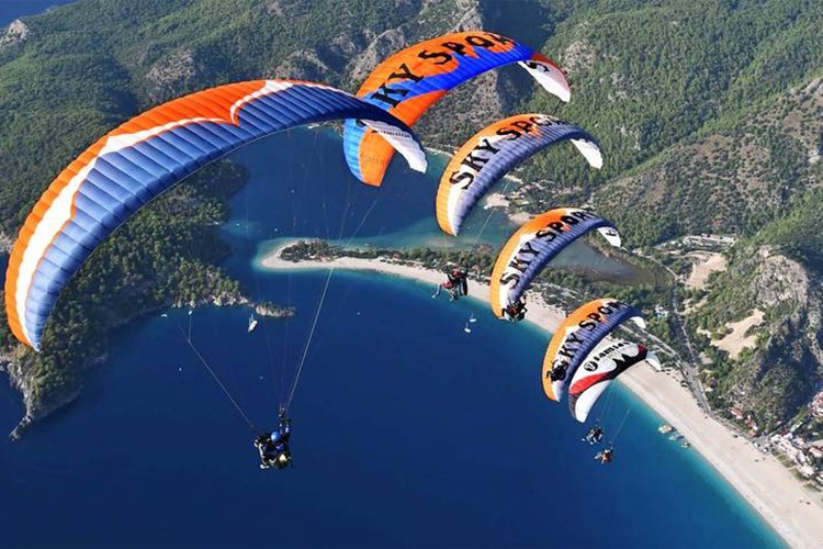 Muğla'da "25. Uluslararası Ölüdeniz Hava Oyunları Festivali" devam ediyor