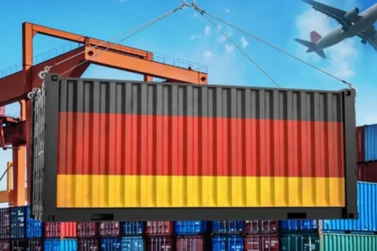 Almanya ithal ettiği giysilerin yüzde 67,5'ini tekrar ihraç ediyor