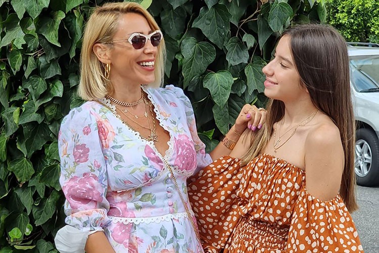 Anne-kızın Los Angeles'ta tatil keyfi