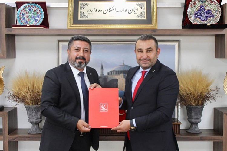 Halkın yanında olmaya devam edeceğim