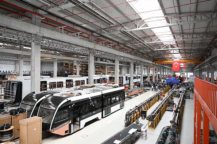 İlk yerli sürücüsüz metro aracı sefere çıkıyor