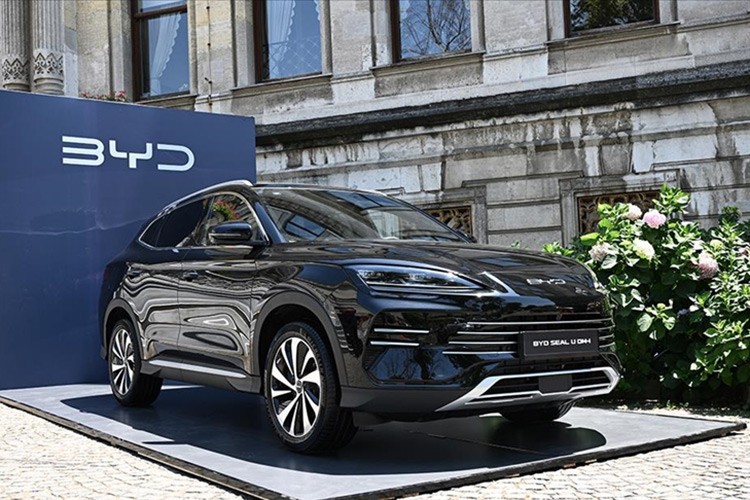 BYD, Avrupa'da ultra hızlı elektrikli araç şarj ağı planlıyor