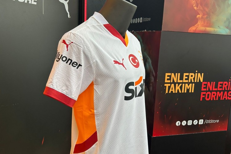 Bilyoner, Galatasaray Futbol Takımı'nın formasının sağ kolunda desteğine devam ediyor