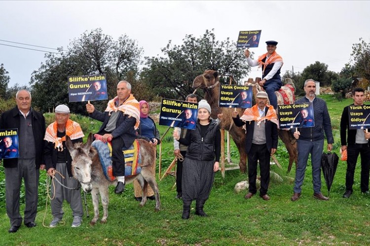 Mersinli Yörükler Türk astronot için toplandı