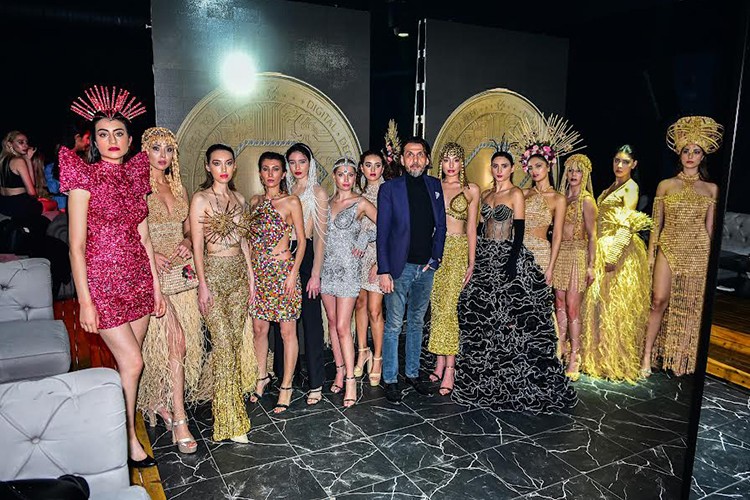Yeni yılın ilk defilesi Fashion TV'den