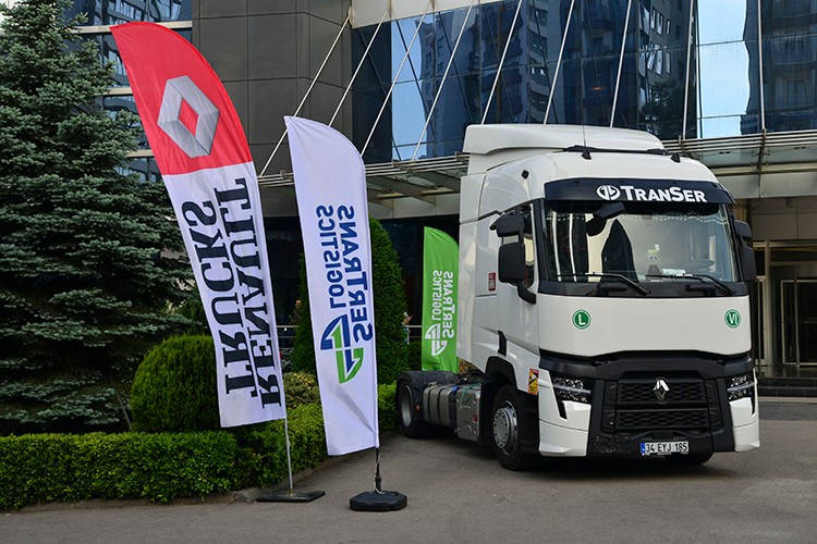 SERTRANS'IN İLK RENAULT TRUCKS T EVO ÇEKİCİLERİ, AVRUPA YOLUNDA