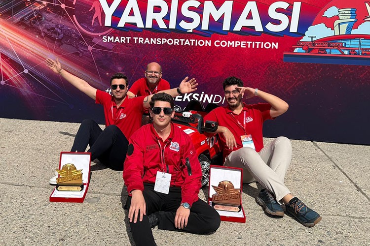 "Kartalgöz" TEKNOFEST'te "akıllı ulaşım" kategorisinde birinci oldu
