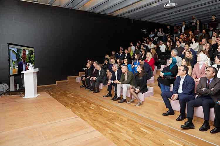 İBB Tech-gelecek' ile 55 genç İBB ailesine katildi