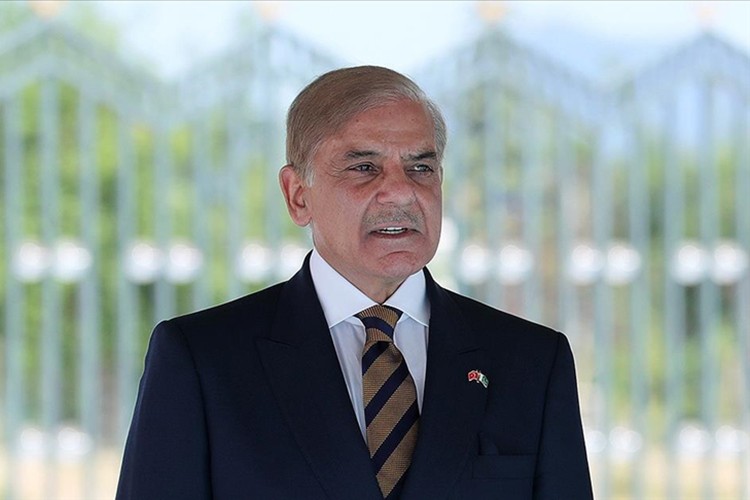 "Başka ülkelerden daha fazla kredi istemek utanç verici"