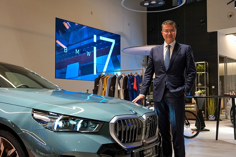 Garanti BBVA'dan Borusan Next ile 2.elde uçtan uca dijital taşıt kredisi