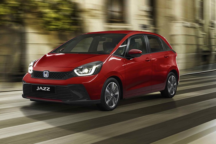 Honda'nın dinamik hibrit modeli Jazz e:HEV makyajlandı