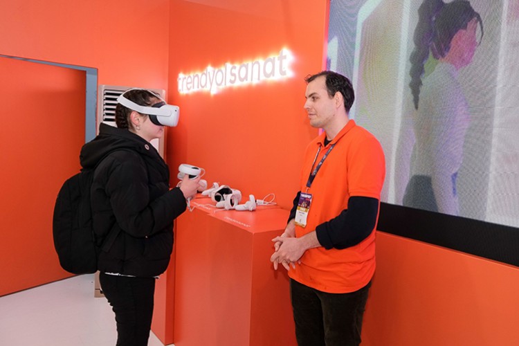 TEKNOFEST'te katılımcıları sanat ve teknoloji ile buluşturdu