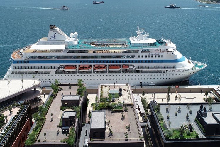 1,7 milyon yolcu Türkiye'ye geldi