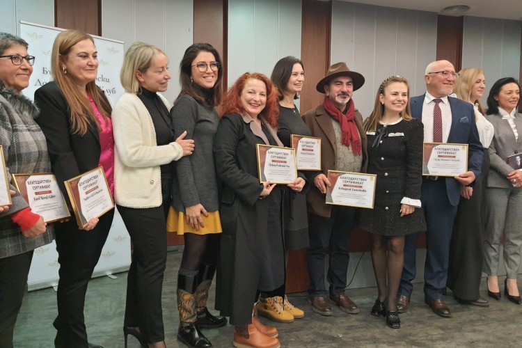 Yazar Özlem Özdemir Sofya'da Atatürk'ü Anlattı