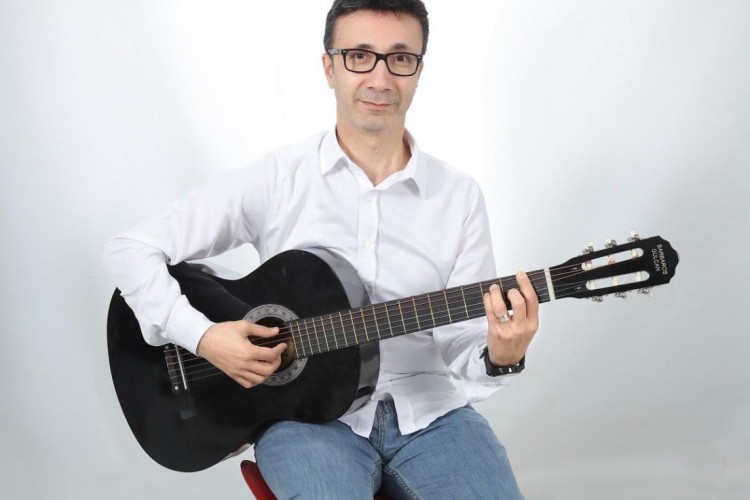 Müziğin gücünü keşfetti