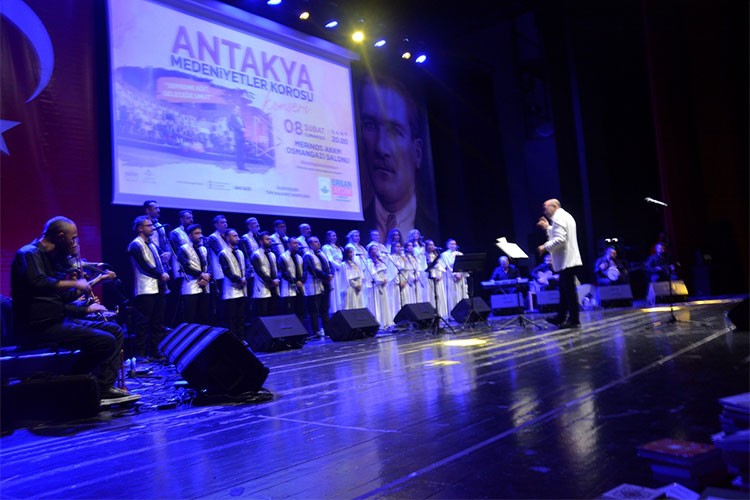 Bursa'da Antakya Medeniyetler Korosu konser verdi