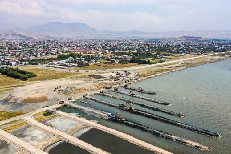 1 milyon 950 bin metreküp çamur çıkarıldı