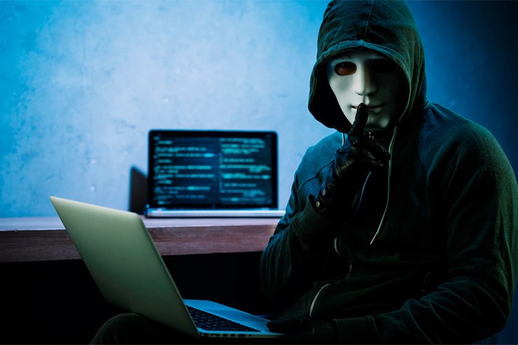 FCU 9 milyon doları dondurduğunu duyurdu