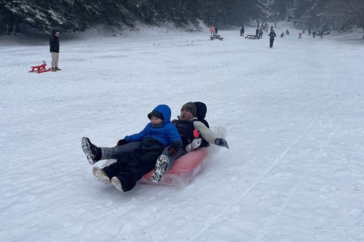 Abant ve Safranbolu'da yarıyıl tatili yoğunluğu yaşanıyor