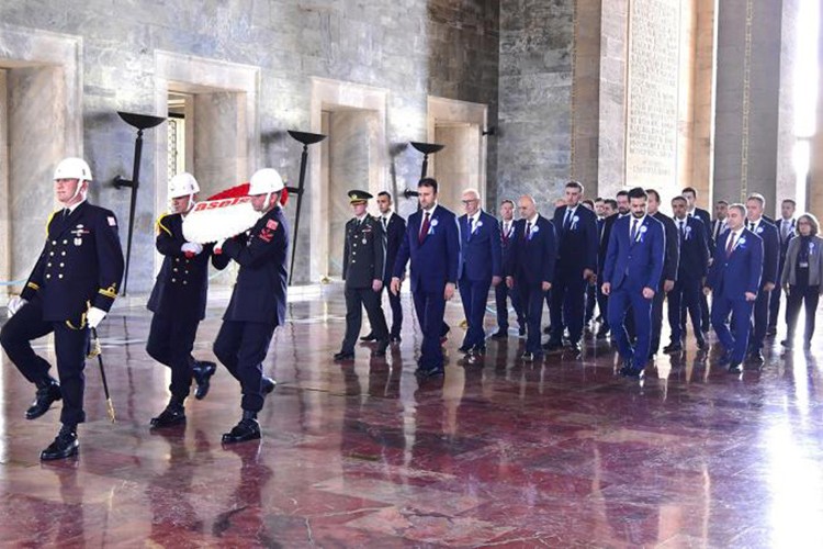 Güçlü devletlerin güçlü kurumları