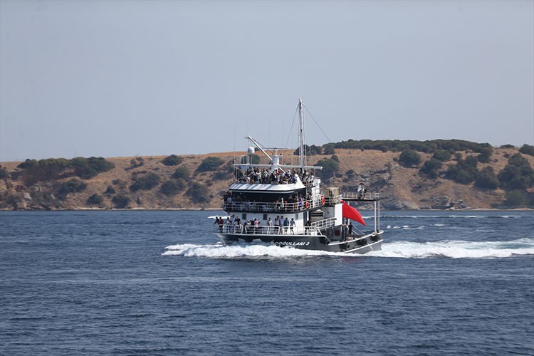 Çanakkaleli balıkçılar dualarla mavi sulara uğurlandı