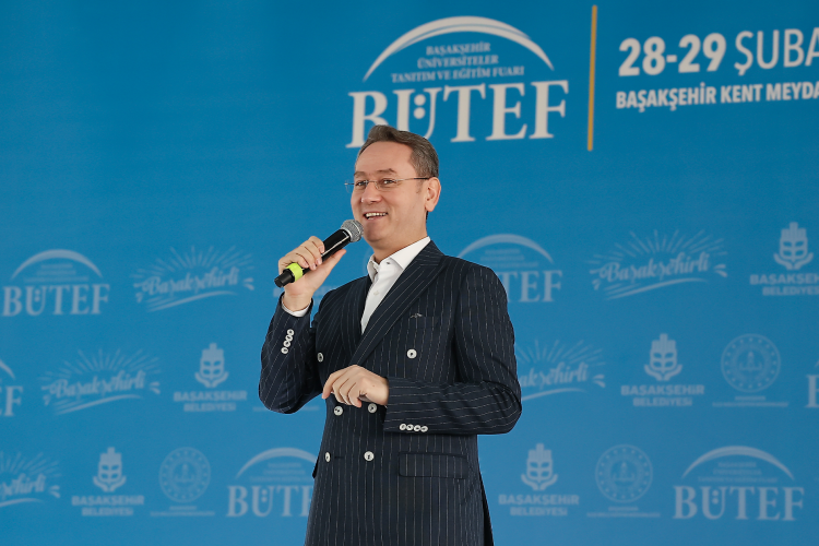 BAŞAKŞEHİRLİ GENÇLERDEN BÜTEF'E YOĞUN İLGİ