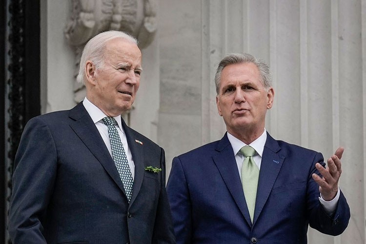 Biden ile McCarthy bugün yeniden buluşacak