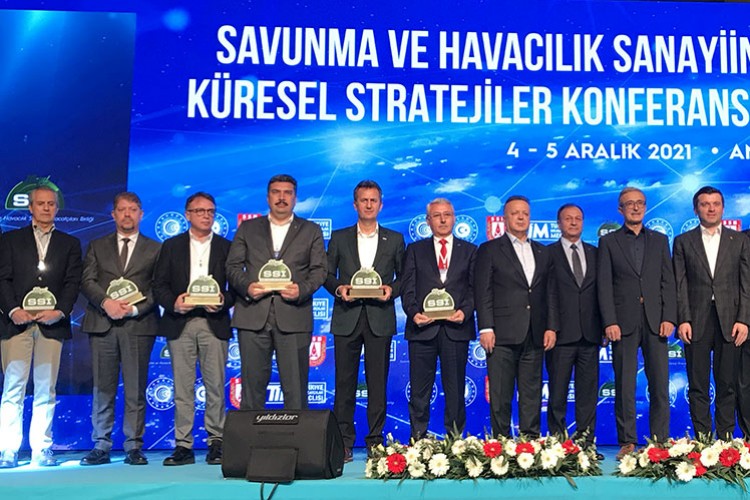 Savunma sanayisinin ihracat şampiyonları ödüllendirildi