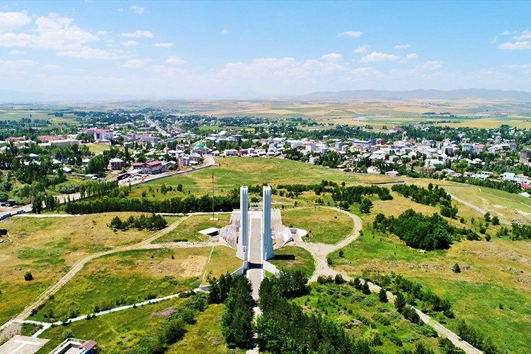 Tarihi parka 50 bin fidan