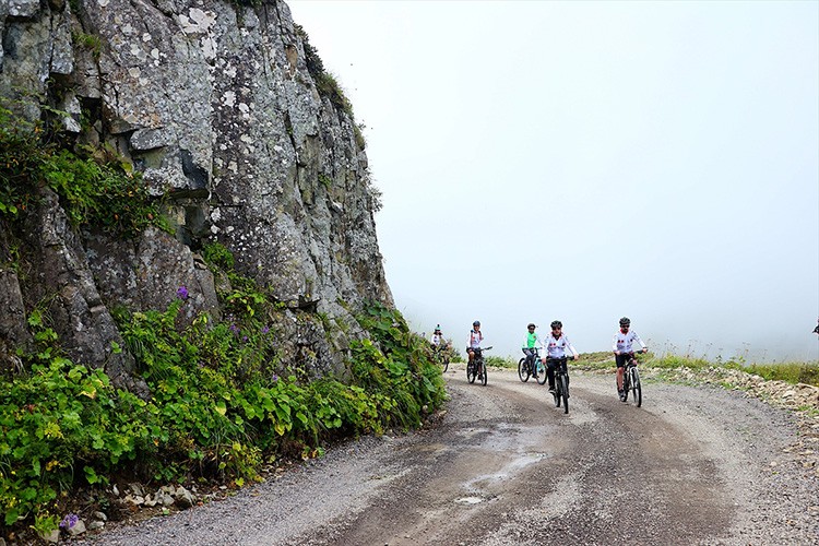 Adrenalin ve doğa tutkunlarını ağırlıyor
