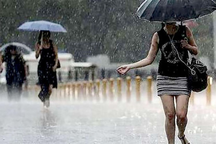 Uşak'ta sağanak etkili oldu