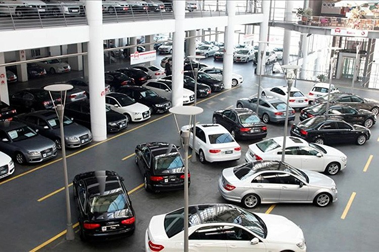 Matrah artırımı sonrası oto hisseleri primli seyrediyor