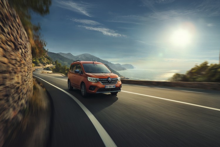 Renault hafif ticari araçlardaki iddiasını pekiştiriyor