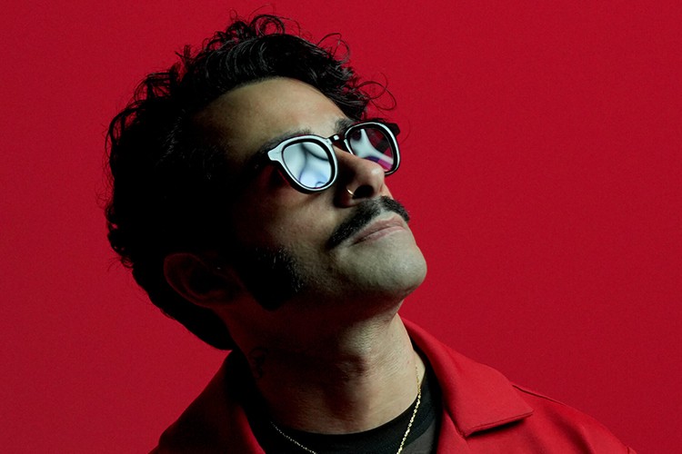 En uzun güne iç yakacak yepyeni Gökhan Türkmen şarkısı