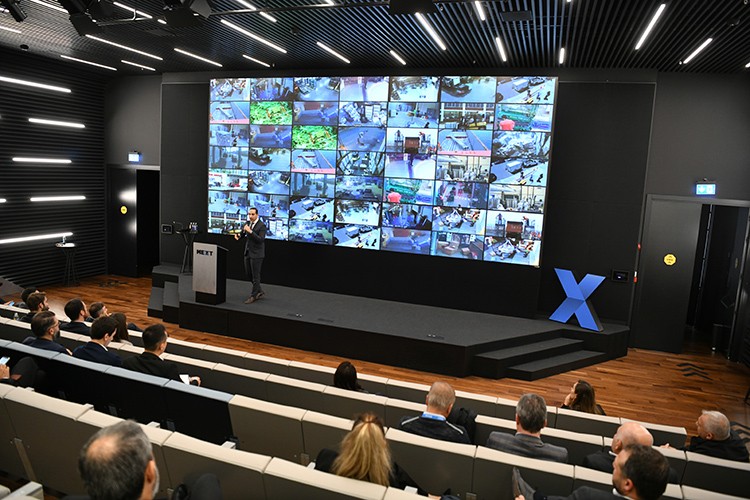 Günde 22 milyar fotoğraf karesi işliyor