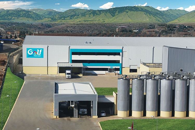 Fabrikasıyla bölgeye sağladığı katkıyı sürdürüyor