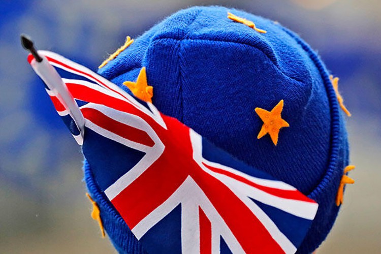 AB, İngiltere'yi toplantıya çağırdı