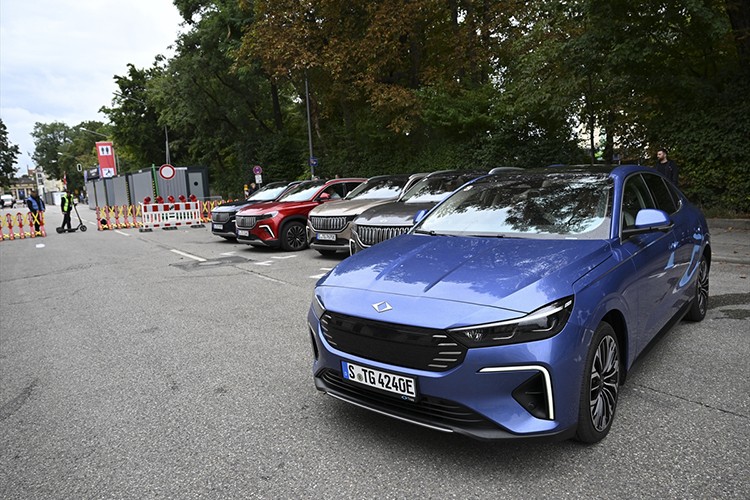 Togg'un Münih sokaklarındaki test sürüşleri devam ediyor