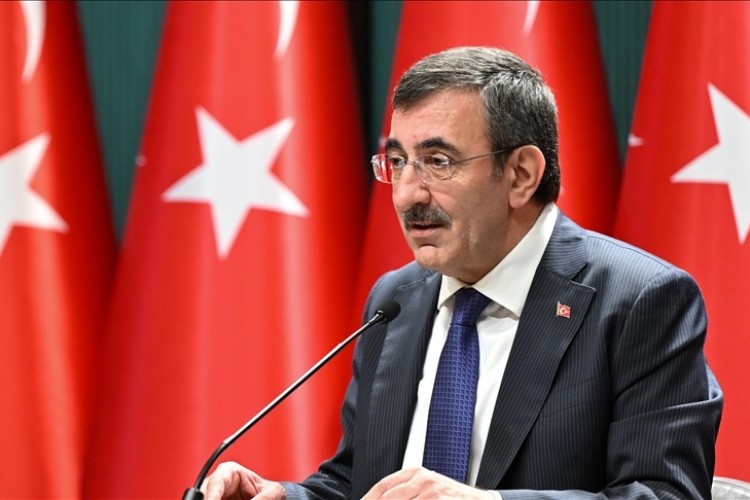 Yılmaz: Cari açığın düştüğü, risk göstergelerinin iyileştiği bir dönemdeyiz