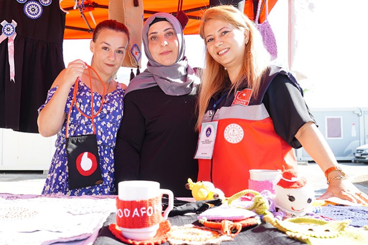 Depremzede kadınlar dijital hayata adım atacak