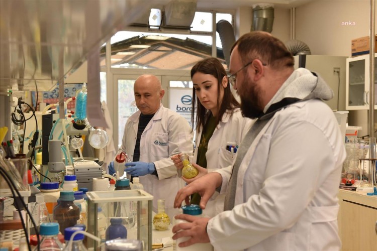 25 ÜNİVERSİTE İHTİSAS ALANLARINDA PROJE ÜRETİYOR