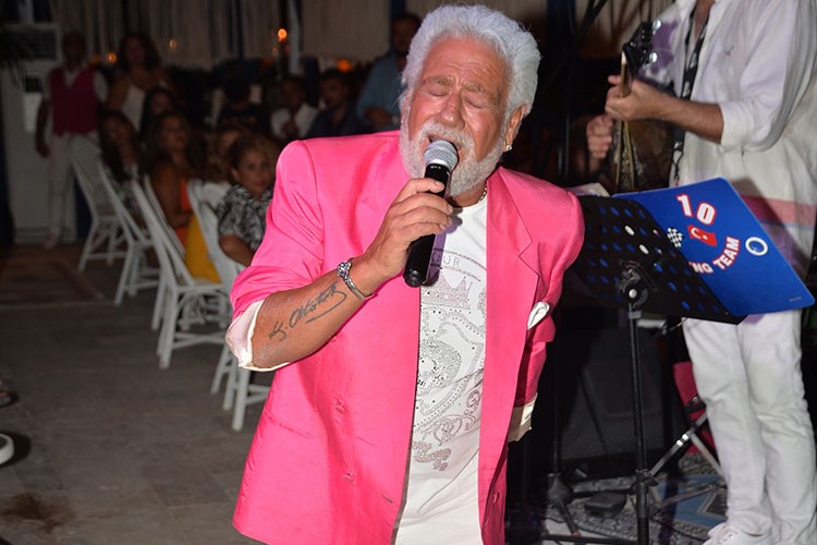 Fedon'da Barbie modasına katıldı