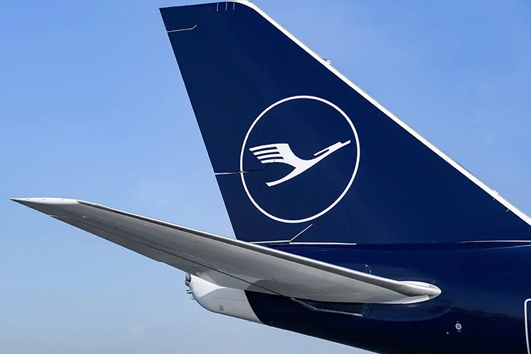 Lufthansa, rekabeti korumak için iştiraklerinin işlevlerini konsolide edecek